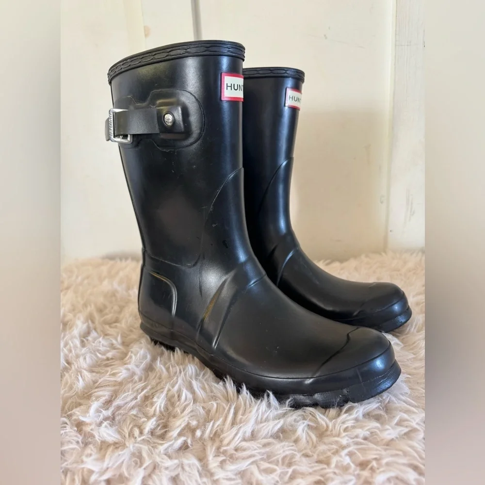Hunter Black Waterproof short rubber Boots size 7 B